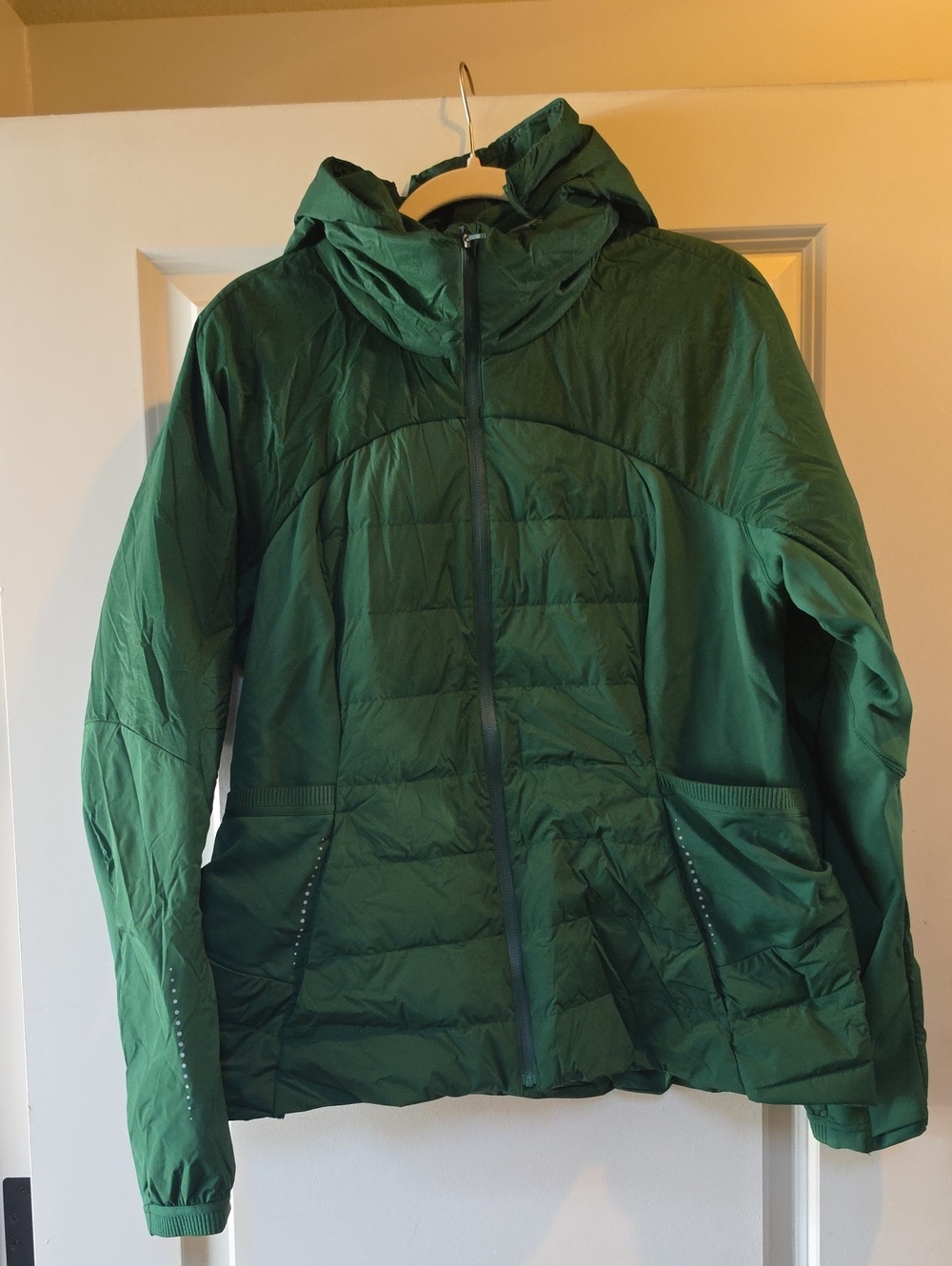 Lululemon Insulated Hooded Puffer Jacket in Forest Green